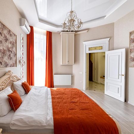 2 Bedroom Apartment Tykha Street City Center With Parking Place ลวีฟ ภายนอก รูปภาพ
