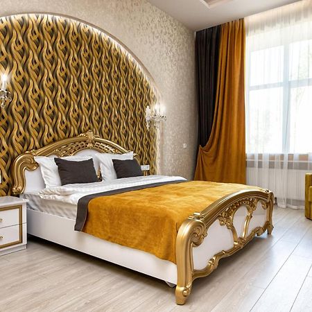 2 Bedroom Apartment Tykha Street City Center With Parking Place ลวีฟ ภายนอก รูปภาพ