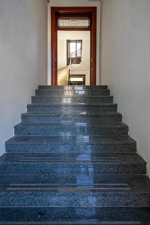 2 Bedroom Apartment Tykha Street City Center With Parking Place ลวีฟ ภายนอก รูปภาพ