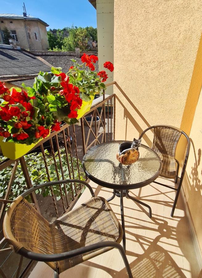 2 Bedroom Apartment Tykha Street City Center With Parking Place ลวีฟ ภายนอก รูปภาพ