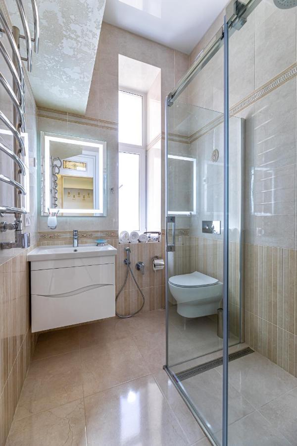 2 Bedroom Apartment Tykha Street City Center With Parking Place ลวีฟ ภายนอก รูปภาพ